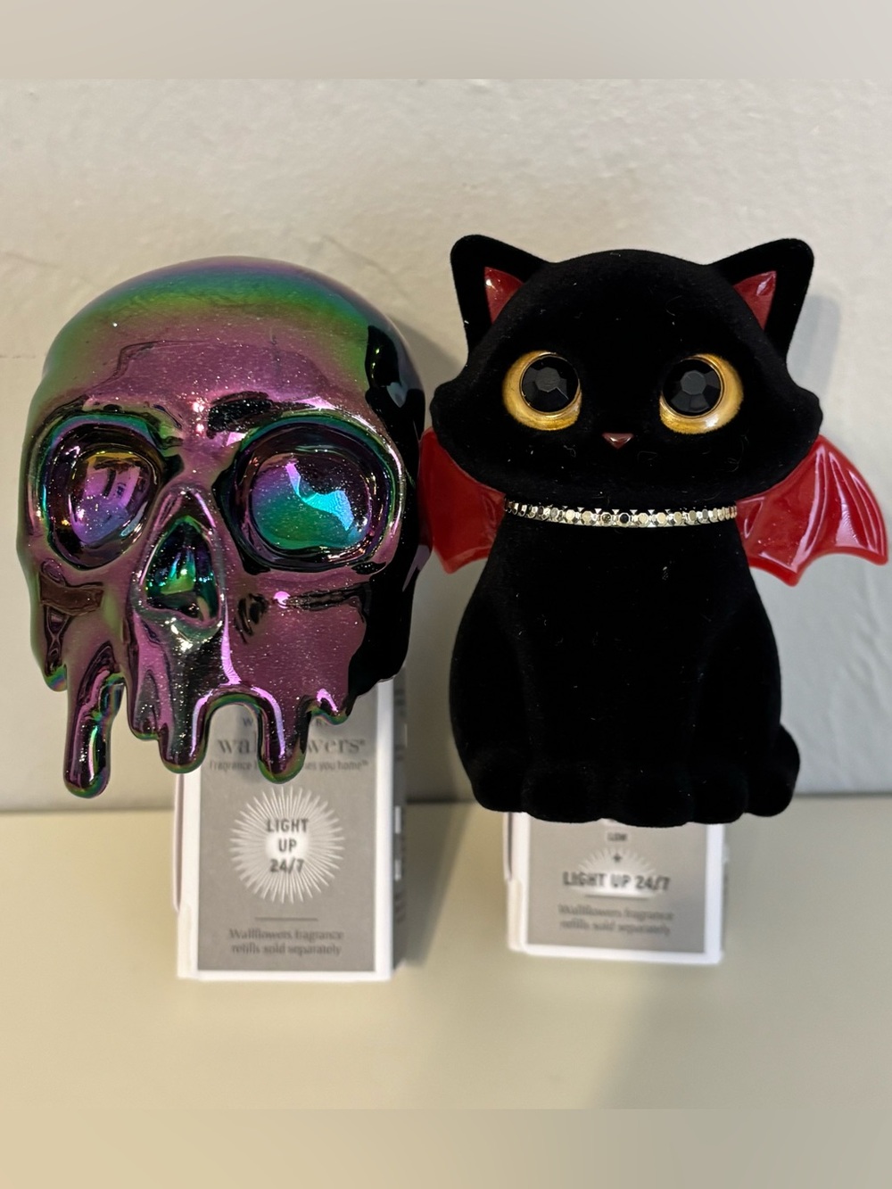 Bath & Body Works Spooky Black Cat/Metallic Skull Wallflower Plug Ins Light Up
